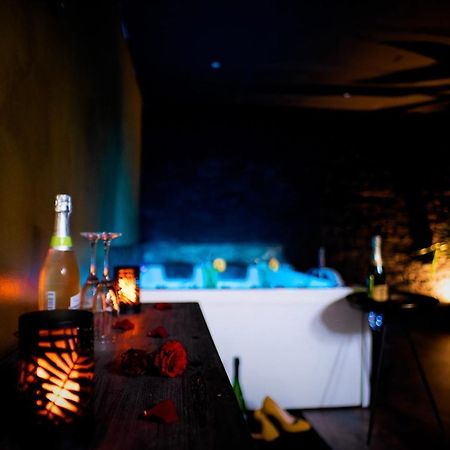 Love Suites & Spa "Le Loft" Avec Jacuzzi Privatif Médis Kültér fotó