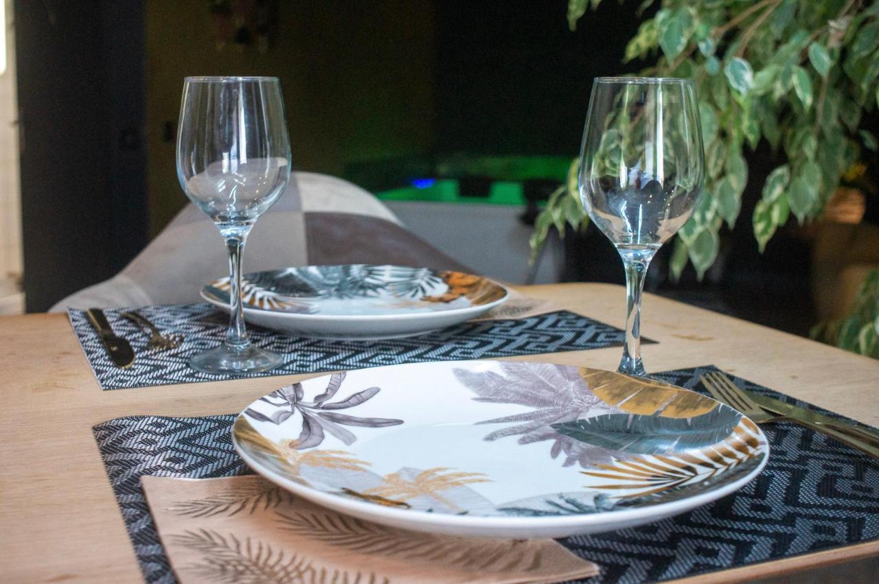 Love Suites & Spa "Le Loft" Avec Jacuzzi Privatif Médis Kültér fotó
